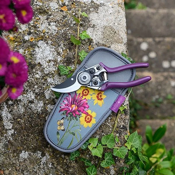 Burgon & Ball RHS Gift Pruner And Holster Set Asteraceae 4 Burgon & Ball RHS Gift Pruner And Holster Set Asteraceae - Image 4